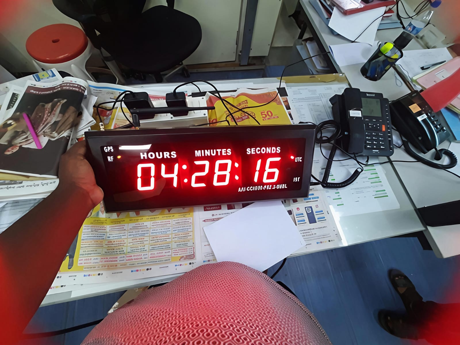 product-clock-gps-BtNd8TWN